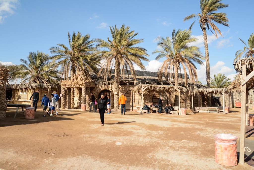 Kfar Hanokdim - Glamping & Camping Arad Eksteriør billede